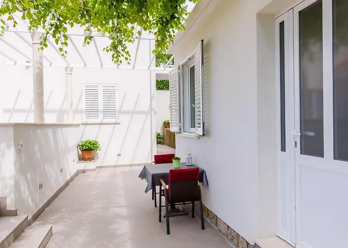 Miracle Apartments
